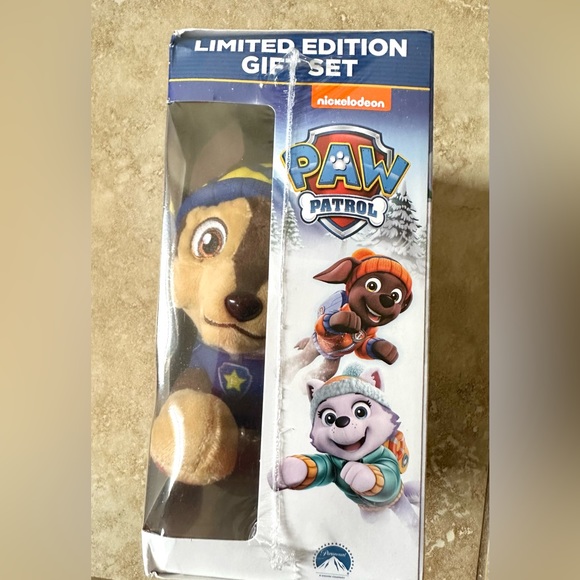 New Paw Patrol Gift Set - Picture 8 of 9